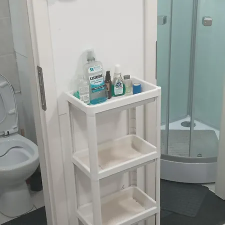 Apartament Charming 4-bedroom In With Heating